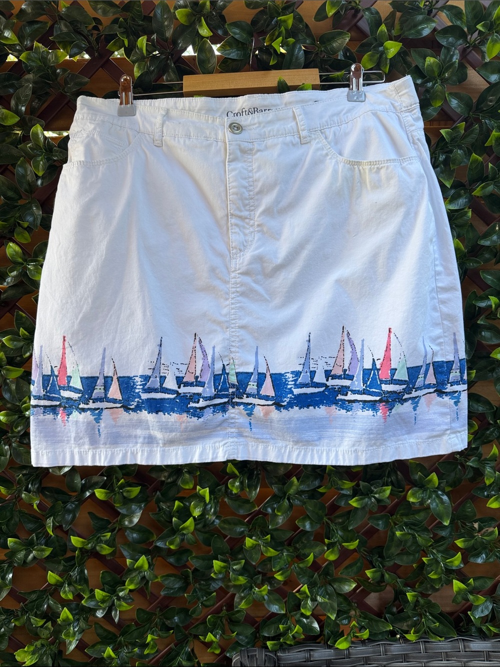 Croft & Barrow White Mini Skirt with Navy and Pink Sailboat Print